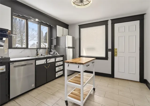 4th image of 145 Devonshire Ct, Rochester, NY 14619 | MLS# R1672642