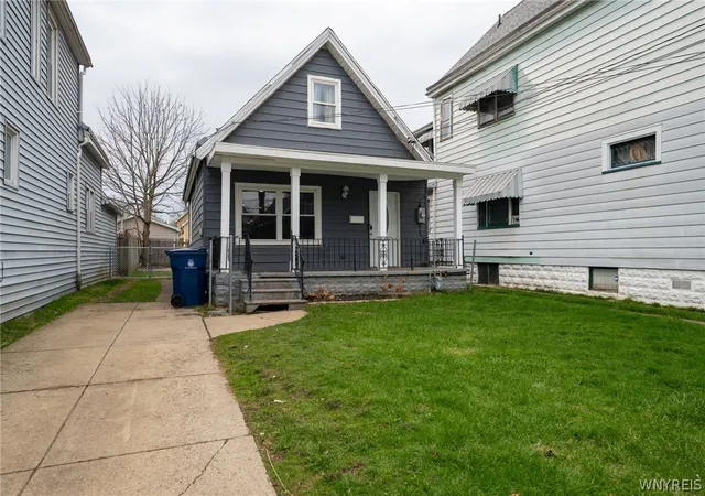 Photo 2 of Sale Pending at 124 Cable St, Buffalo, NY 14206 | MLS# B1672219 | Listing updated on 2026-05-21
