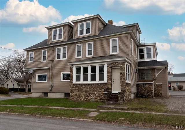 Homes for sale in Whitestown, NY | 471 Main St, Whitestown, NY 13417 | MLS# S1672625