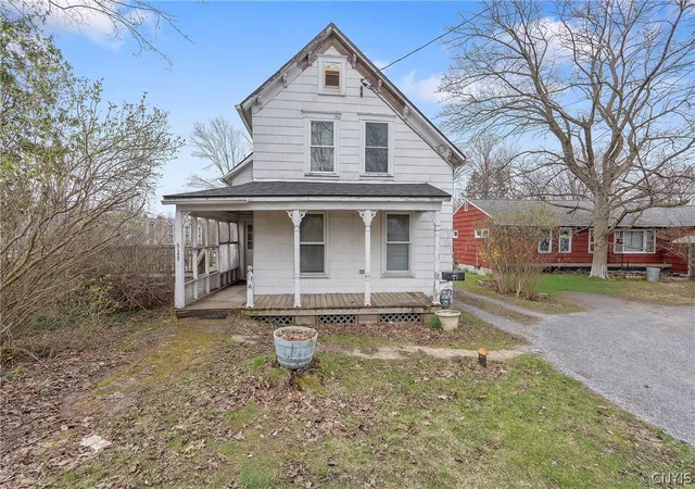 1st image of 1229 Tulip St, Salina, NY 13090 | MLS# S1672779