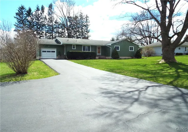 Homes for sale in Oneida, NY | 381 Genesee St, Oneida, NY 13421 | MLS# S1672117