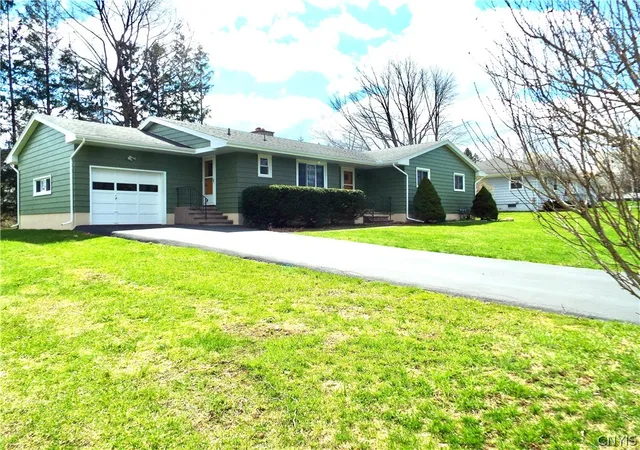 Homes for sale in Oneida, NY | 381 Genesee St, Oneida, NY 13421 | MLS# S1672117