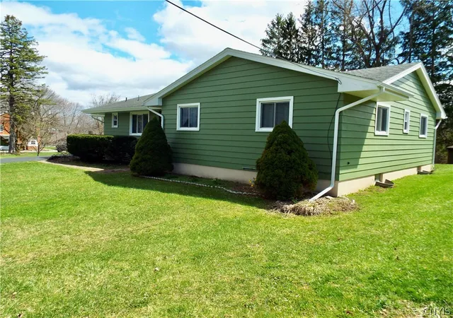 Homes for sale in Oneida, NY | 381 Genesee St, Oneida, NY 13421 | MLS# S1672117