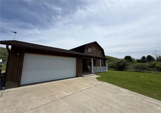 Photo 3 of Single family home for sale at 4444 Route 353, Salamanca, NY 14779 | MLS# R1672874 | Listing updated on 2026-07-27