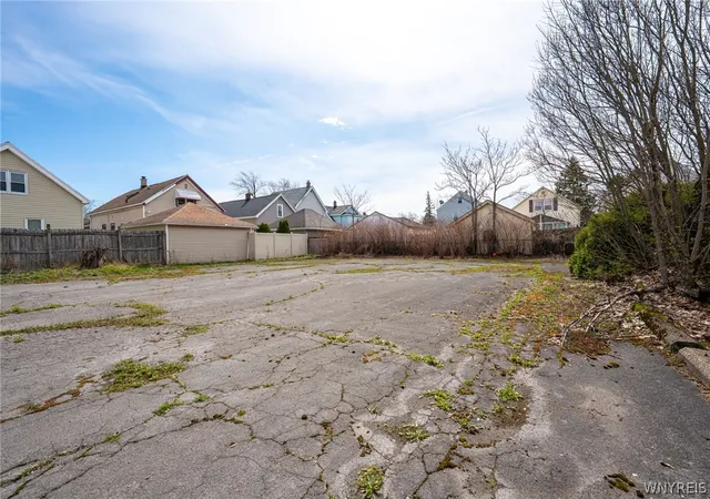 3rd image of 47 Dunlop Ave, Buffalo, NY 14215 | MLS# B1672912