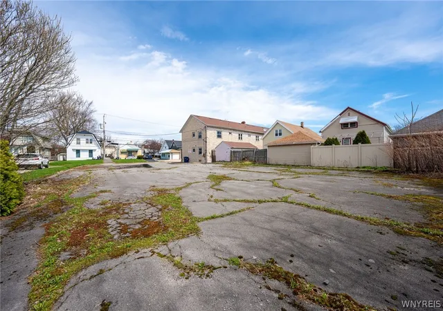 4th image of 47 Dunlop Ave, Buffalo, NY 14215 | MLS# B1672912
