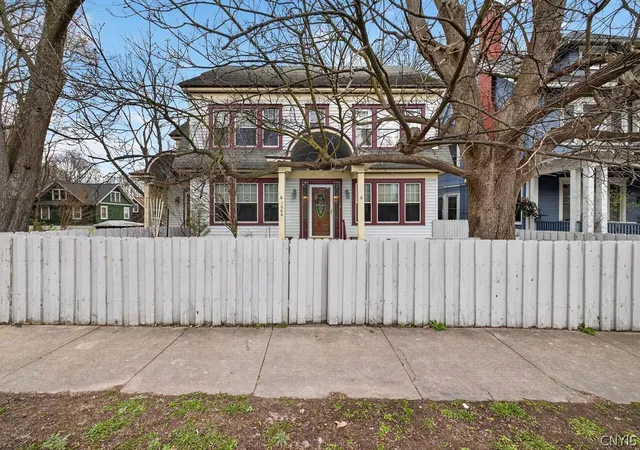 3rd image of 1062 Bellevue Ave, Syracuse, NY 13204 | MLS# S1672526