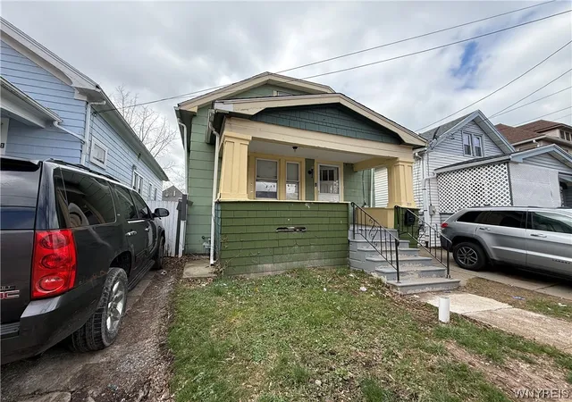 2nd image of 333 Crowley Ave, Buffalo, NY 14207 | MLS# B1670641