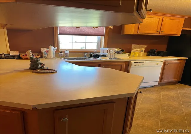 Homes for sale in Alden, NY | 1377 Duchess Ln, Alden, NY 14004 | MLS# B1672824