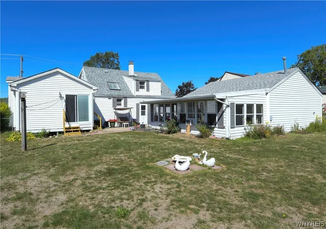 Homes for sale in Lewiston, NY | 1000 Saunders Settlement Rd, Lewiston, NY 14305 | MLS# B1673034