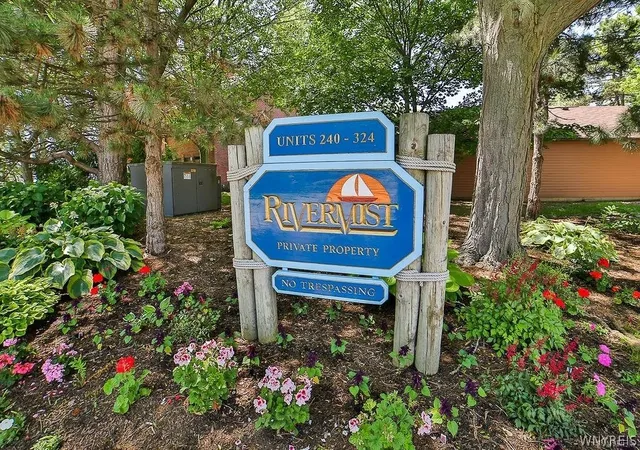 3rd image of 252 Rivermist Dr, Buffalo, NY 14202 | MLS# B1671443