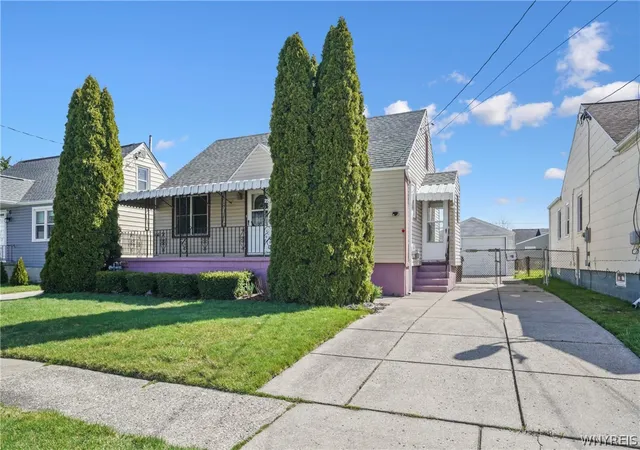 Homes for sale in Cheektowaga, NY | 239 Curtiss St, Cheektowaga, NY 14212 | MLS# B1672828