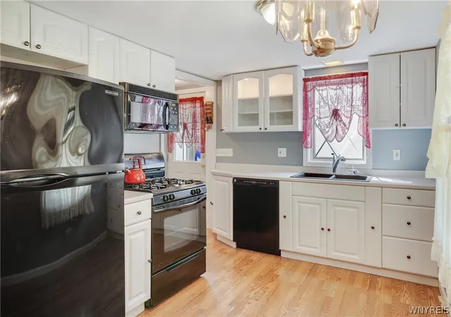 Homes for sale in Cheektowaga, NY | 239 Curtiss St, Cheektowaga, NY 14212 | MLS# B1672828