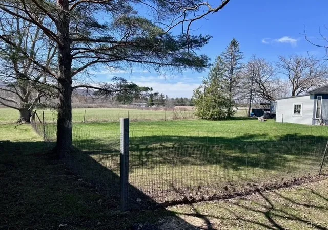 Homes for sale in Oneida, NY | 2524 Middle Rd, Oneida, NY 13409 | MLS# S1672334