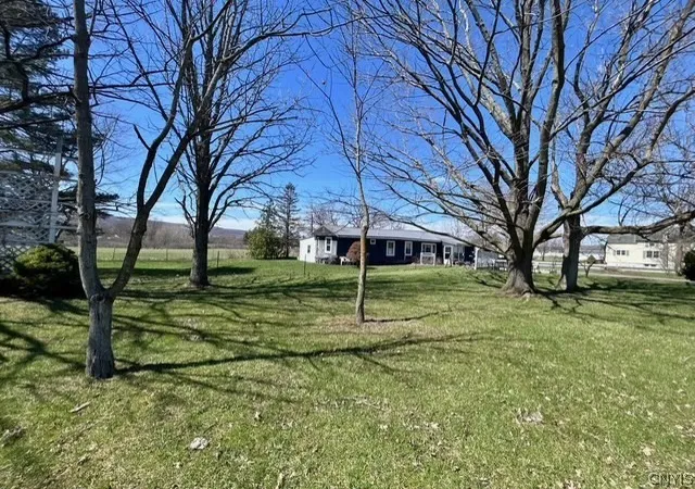 Homes for sale in Oneida, NY | 2524 Middle Rd, Oneida, NY 13409 | MLS# S1672334