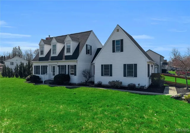 Homes for sale in Alden, NY | 11881 Broadway St, Alden, NY 14004 | MLS# B1672882