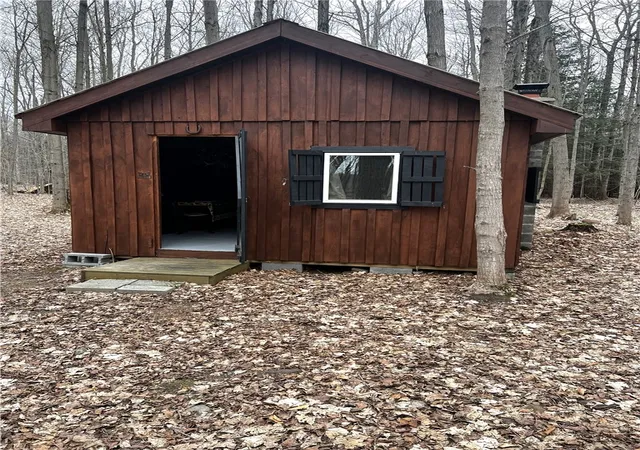 Photo 2 of Sale Pending at 25 Pratt Dr, Oswego, NY 13126 | MLS# R1673199 | Listing updated on 2026-07-28