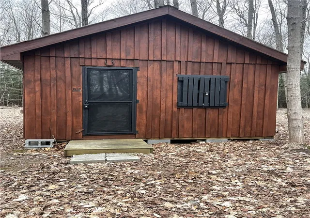 Photo 3 of Sale Pending at 25 Pratt Dr, Oswego, NY 13126 | MLS# R1673199 | Listing updated on 2026-07-28