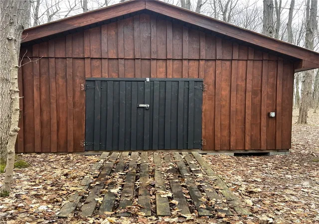 Photo 3 of Sale Pending at 25 Pratt Dr, Oswego, NY 13126 | MLS# R1673199 | Listing updated on 2026-07-28