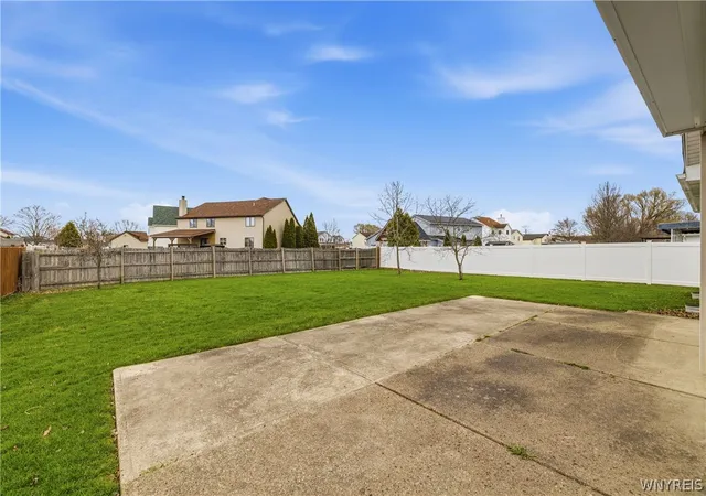 36th image of 6941 Rebecca Dr, Wheatfield, NY 14304 | MLS# B1672767