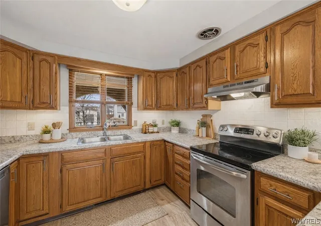 4th image of 6941 Rebecca Dr, Wheatfield, NY 14304 | MLS# B1672767