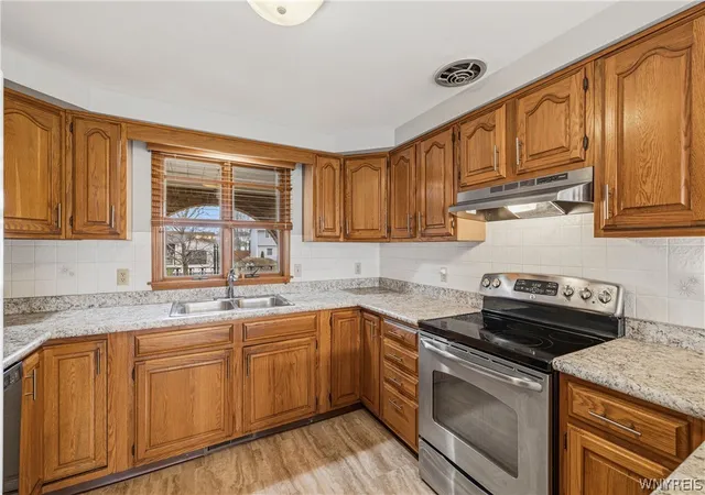 5th image of 6941 Rebecca Dr, Wheatfield, NY 14304 | MLS# B1672767