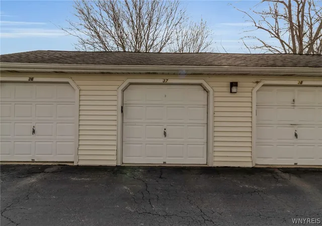 Homes for sale in Amherst, NY | 4617 Chestnut Ridge Rd, Amherst, NY 14228