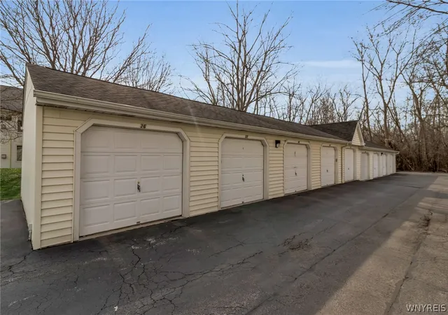Homes for sale in Amherst, NY | 4617 Chestnut Ridge Rd, Amherst, NY 14228