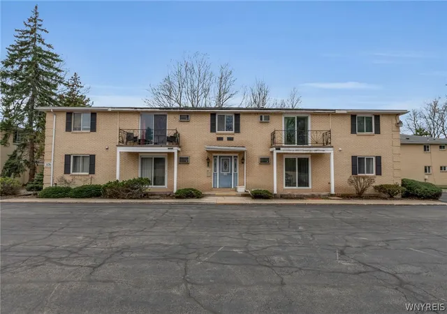 Homes for sale in West Seneca, NY | 1176 Indian Church Rd #27, West Seneca, NY 14224 | MLS# B1673221