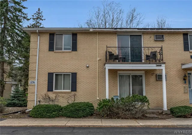 Homes for sale in West Seneca, NY | 1176 Indian Church Rd #27, West Seneca, NY 14224 | MLS# B1673221