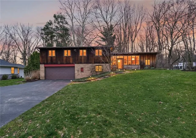 1st image of 40 N Country Club Dr, Pittsford, NY 14618 | MLS# R1673314