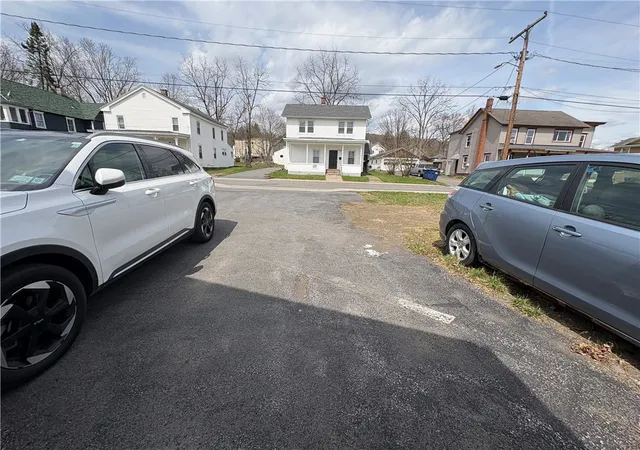 5th image of 7 Columbia St, Oneonta, NY 13820 | MLS# R1671332