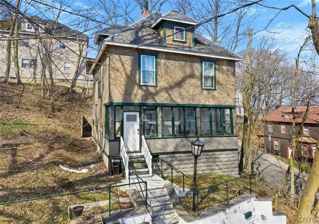 2nd image of 412 S Beech St, Syracuse, NY 13210 | MLS# S1672198