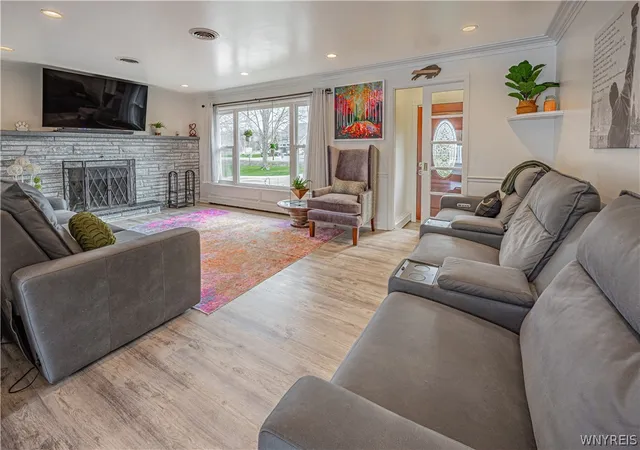 4th image of 6998 Shawnee Rd, Wheatfield, NY 14120 | MLS# B1673149
