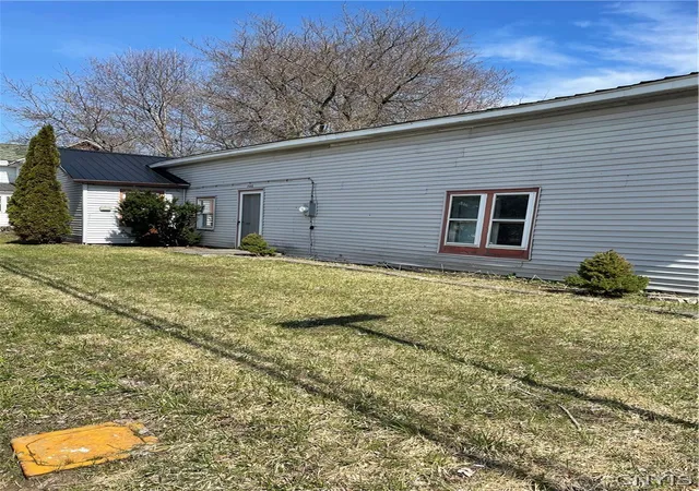 Homes for sale in Watertown City, NY | 340 Vanduzee St, Watertown City, NY 13601 | MLS# S1673843