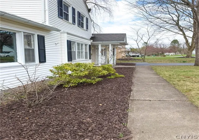 Photo 4 of Single family home for sale at 12 Windsor Ter, Utica, NY 13501 | MLS# S1673919 | Listing updated on 2026-07-13