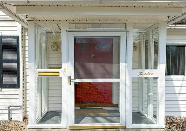 Photo 5 of Single family home for sale at 12 Windsor Ter, Utica, NY 13501 | MLS# S1673919 | Listing updated on 2026-07-13
