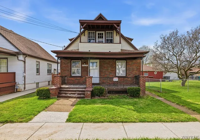 Photo 3 of Sale Pending at 474 22nd Street, Niagara Falls, NY 14303 | MLS# B1673119 | Listing updated on 2026-07-15