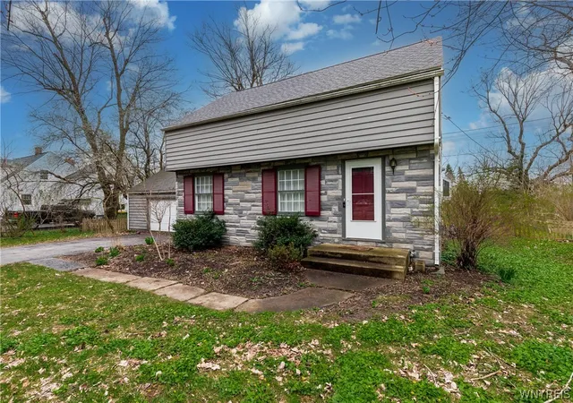 2nd image of 8525 Sunset Dr, Buffalo, NY 14221 | MLS# B1671937