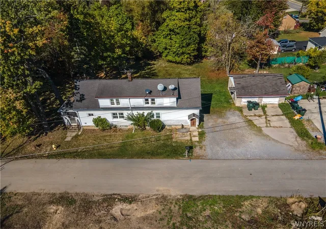 3rd image of 1 Wendel St, Depew, NY 14043 | MLS# B1673913