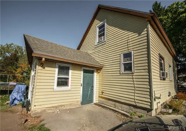 Homes for sale in Lancaster, NY | 4 Wendel St, Lancaster, NY 14043 | MLS# B1673929