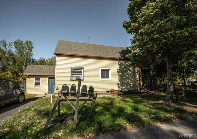 Homes for sale in Lancaster, NY | 4 Wendel St, Lancaster, NY 14043 | MLS# B1673929