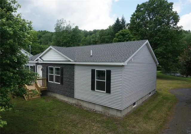 Homes for sale in Hamilton, NY | 1237 Earlville Rd, Hamilton, NY 13332 | MLS# R1673339