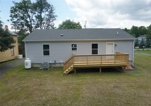 3rd image of 1237 Earlville Rd, Earlville, NY 13332 | MLS# R1673339