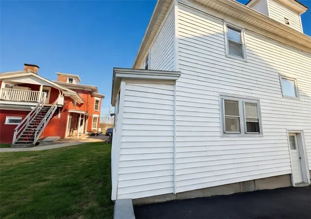 Homes for sale in Geneva City, NY | 10 Lafayette Ave, Geneva City, NY 14456 | MLS# R1674125