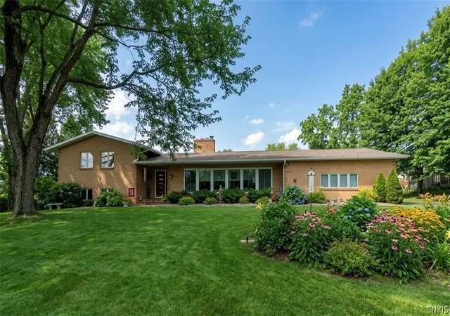 Homes for sale in De Witt, NY | 5160 Leverett Ln, De Witt, NY 13066 | MLS# S1673844
