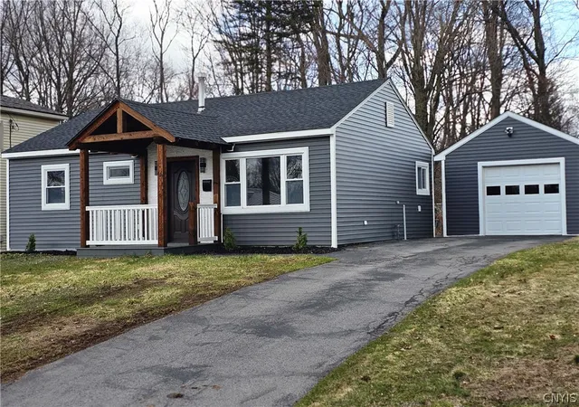 Homes for sale in Whitestown, NY | 46 Walnut Dr, Whitestown, NY 13492 | MLS# S1674258