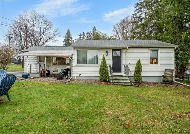 Homes for sale in Camillus, NY | 110 Trent Ln, Camillus, NY 13031 | MLS# S1674172