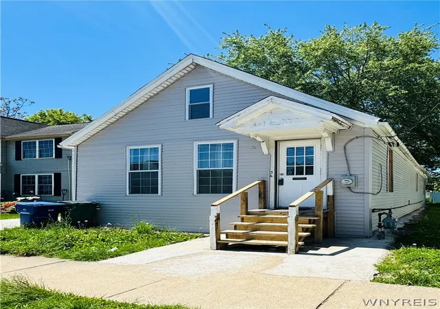 Photo 2 of Single family home for sale at 34 Camp St, Buffalo, NY 14204 | MLS# B1674335 | Listing updated on 2026-08-01