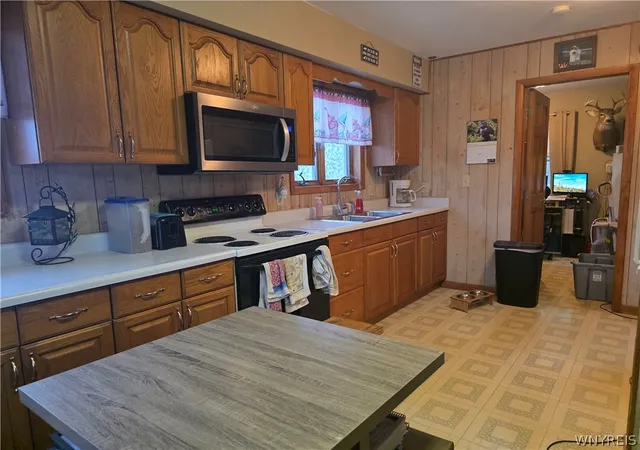Homes for sale in Shelby, NY | 4202 Shelby Basin Rd, Shelby, NY 14103 | MLS# B1674157